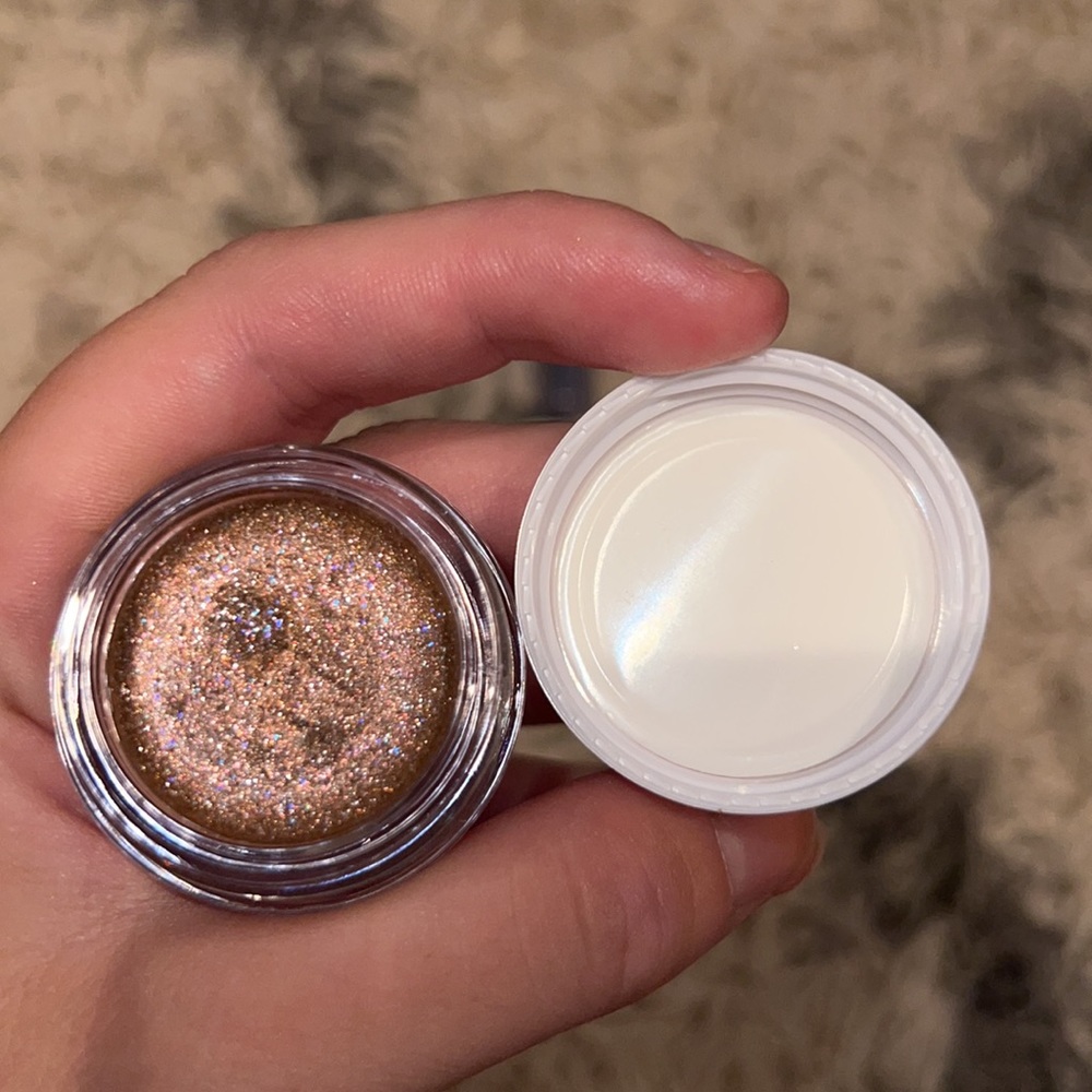 Glow essentials make up set - Picture 4 of 6
